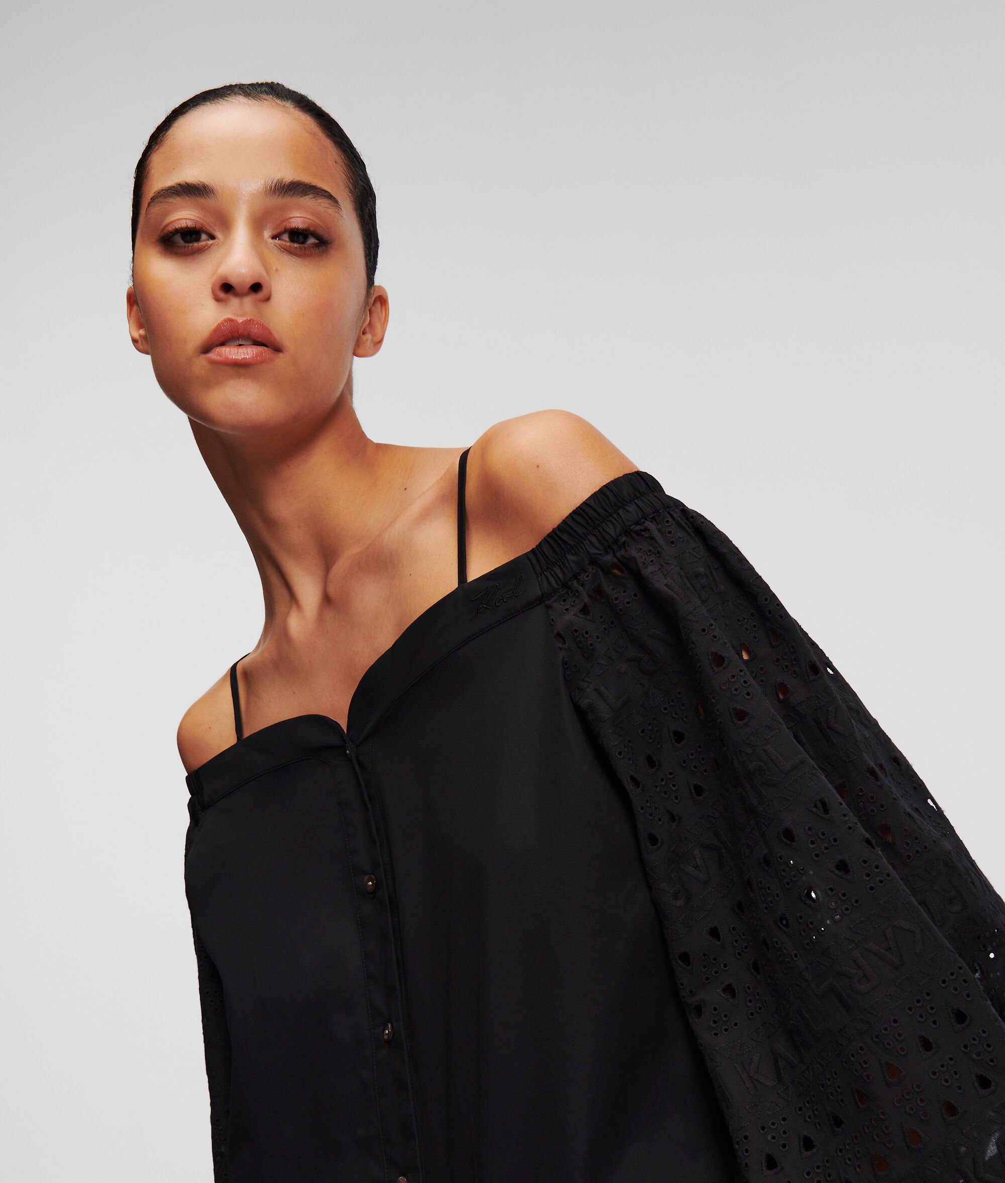 (image for) Robust Broderie Anglaise Off-Shoulder Blouse